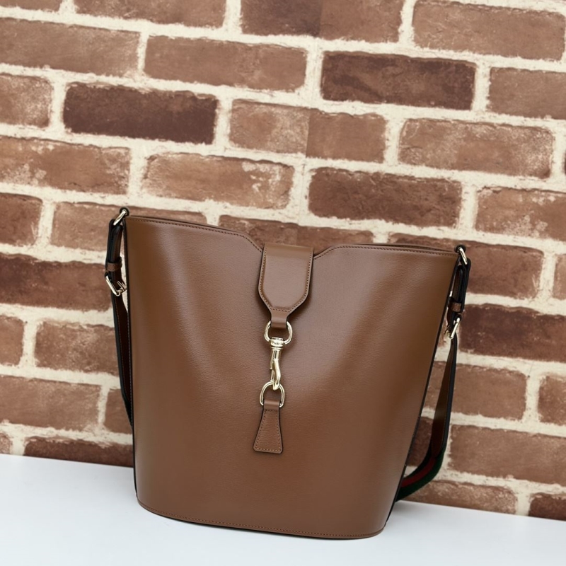 G*u*i bucket bags